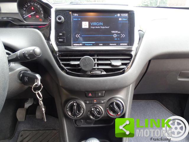 PEUGEOT 208 usata, con Volante in pelle