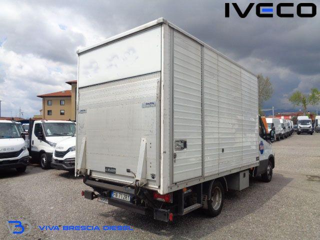 IVECO Daily usata, con Controllo automatico clima