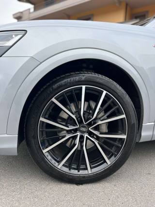 AUDI Q8 usata, con Chiusura centralizzata
