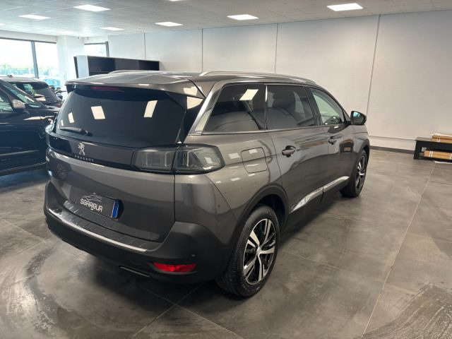 PEUGEOT 5008 usata, con Autoradio digitale