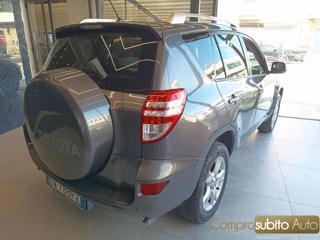 TOYOTA RAV 4 MY23 usata, con Alzacristalli elettrici