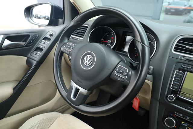 VOLKSWAGEN Golf usata, con USB
