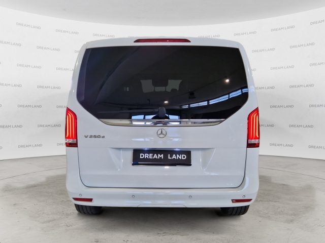 MERCEDES-BENZ V 250 usata, con Boardcomputer