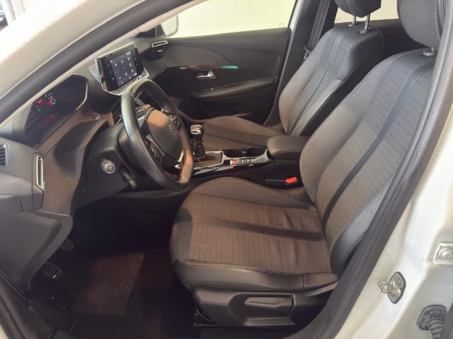 PEUGEOT 208 usata, con Sensori di parcheggio posteriori