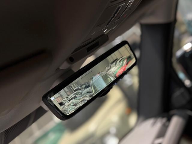 LAND ROVER Defender usata, con Sedile posteriore sdoppiato