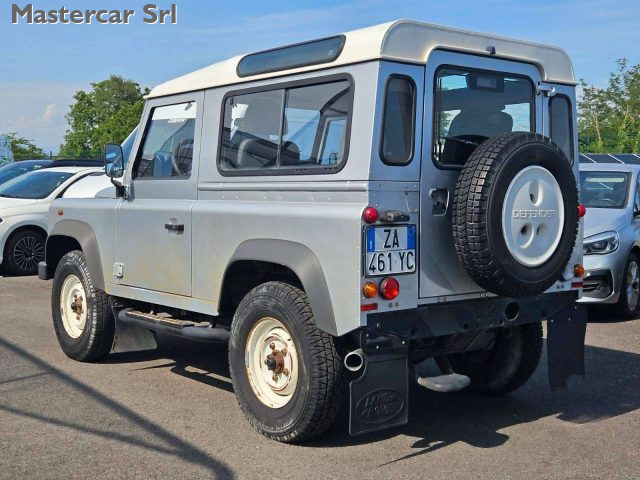 LAND ROVER Defender usata 8