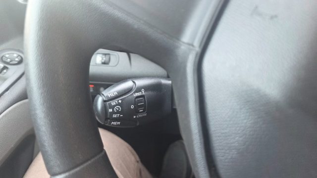 PEUGEOT Rifter usata, con USB