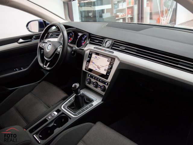 VOLKSWAGEN Passat Variant usata, con Fendinebbia