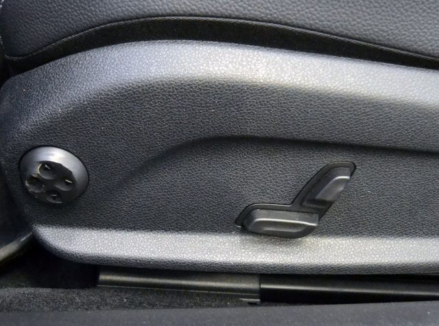 MERCEDES-BENZ E 200 usata, con Alzacristalli elettrici