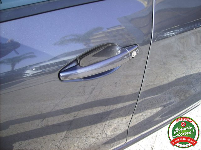 PEUGEOT 208 usata, con MP3