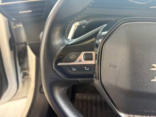 PEUGEOT 208 usata, con Sedile posteriore sdoppiato