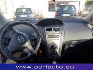 TOYOTA Yaris usata, con Boardcomputer