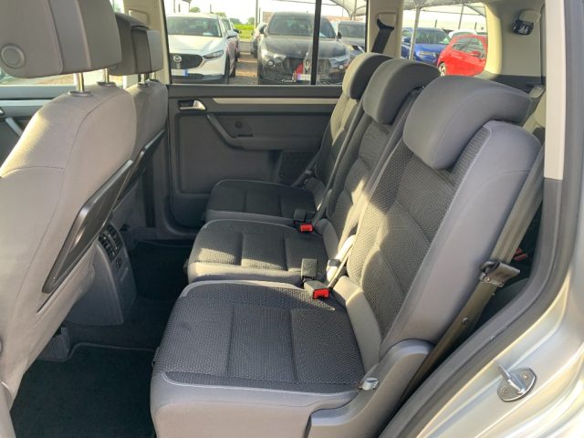 VOLKSWAGEN Touran usata, con Controllo automatico clima