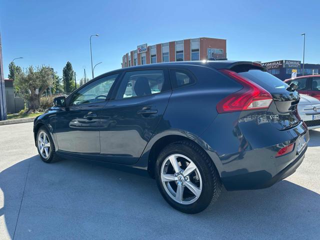 VOLVO V40 usata, con Autoradio