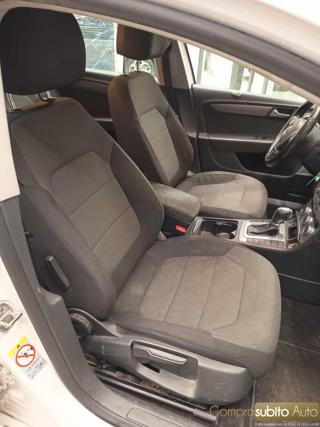 VOLKSWAGEN Passat Variant usata, con Specchietti laterali elettrici