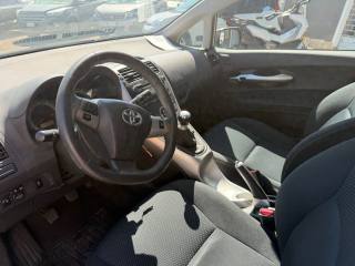 TOYOTA Auris usata 12