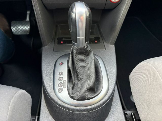 VOLKSWAGEN Touran usata 11