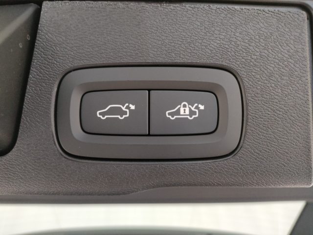 VOLVO XC60 usata, con Sedile posteriore sdoppiato