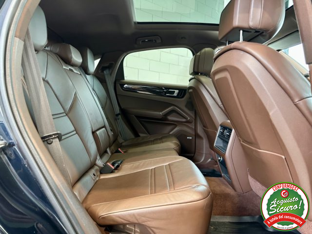 PORSCHE Cayenne usata, con Autoradio digitale