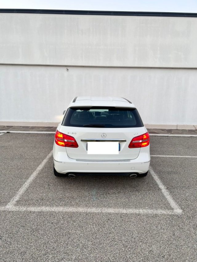 MERCEDES-BENZ B 180 usata, con Airbag