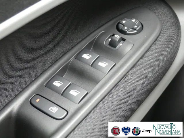 JEEP Avenger usata, con Sedile posteriore sdoppiato