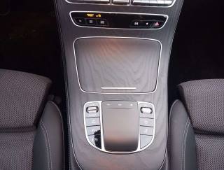 MERCEDES-BENZ E 200 usata, con Park Distance Control