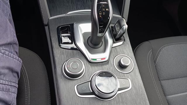 ALFA ROMEO Stelvio usata, con Specchietti laterali elettrici