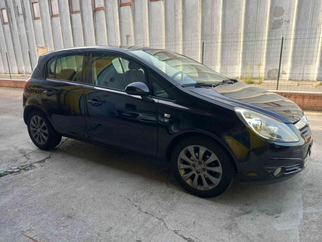 OPEL Corsa usata, con ESP