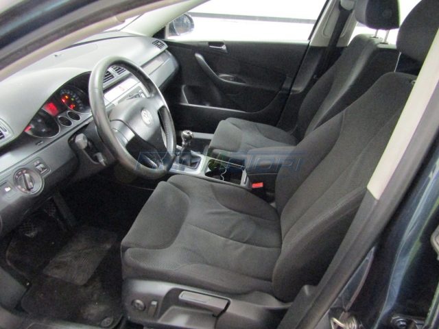 VOLKSWAGEN Passat usata, con Autoradio