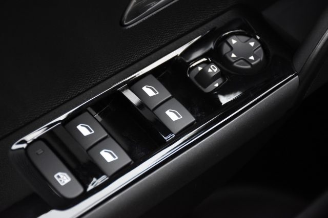 LANCIA Ypsilon usata, con Luci diurne LED