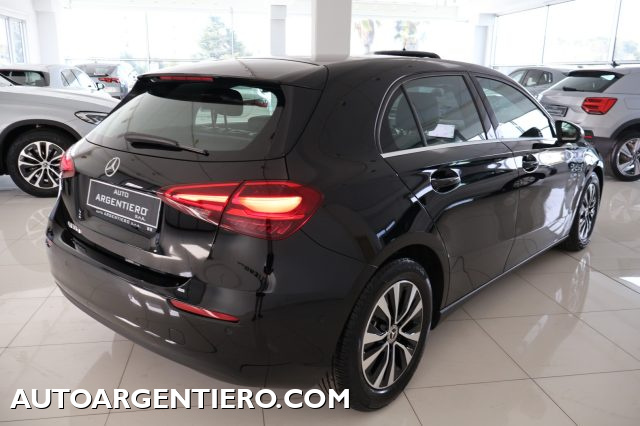 MERCEDES-BENZ A 180 usata, con Sensori di parcheggio posteriori