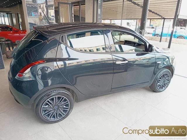 LANCIA Ypsilon usata, con Autoradio