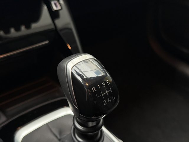 PEUGEOT 208 usata, con Volante multifunzione