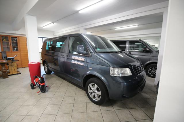 VOLKSWAGEN Caravelle usata, con Airbag