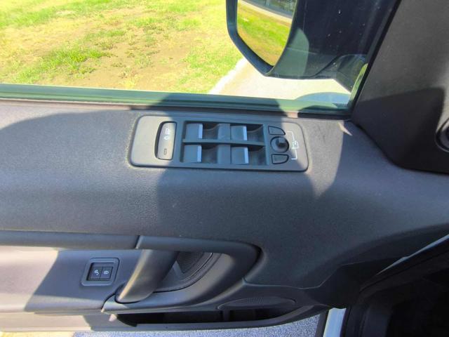 LAND ROVER Discovery Sport usata, con Sedile posteriore sdoppiato