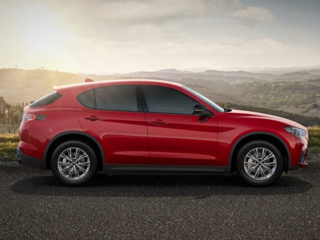 ALFA ROMEO Stelvio usata, con Alzacristalli elettrici