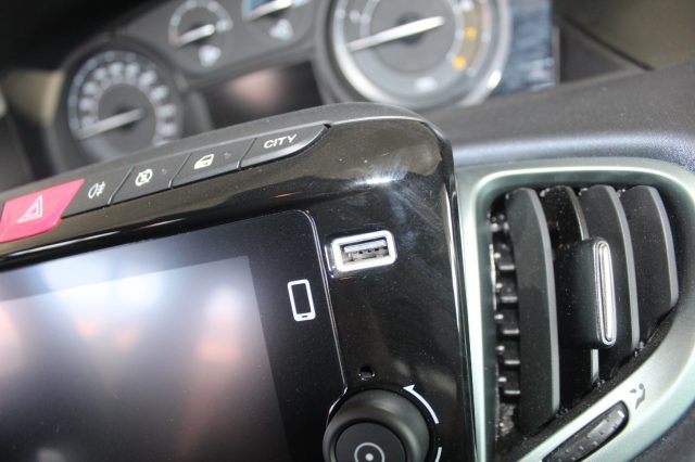 LANCIA Ypsilon usata, con USB