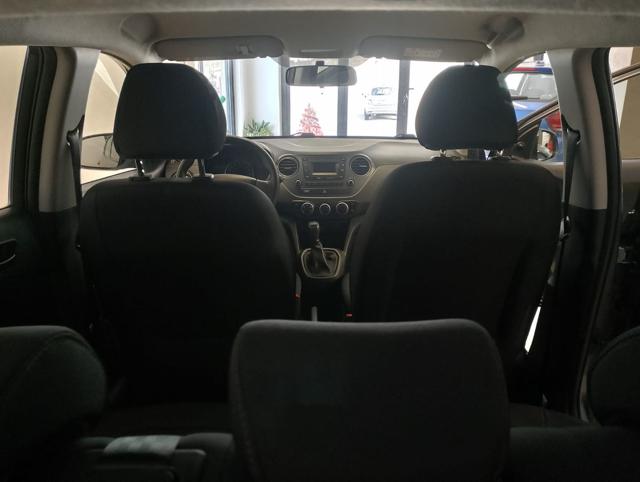 HYUNDAI i10 usata 21