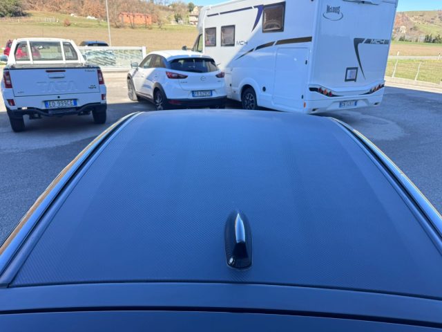 TOYOTA Yaris usata, con USB