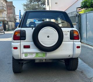 TOYOTA RAV 4 usata, con Kit fumatori