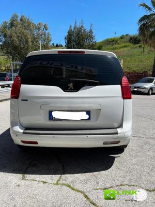PEUGEOT 5008 usata, con Chiusura centralizzata