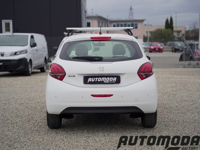 PEUGEOT 208 usata, con Autoradio