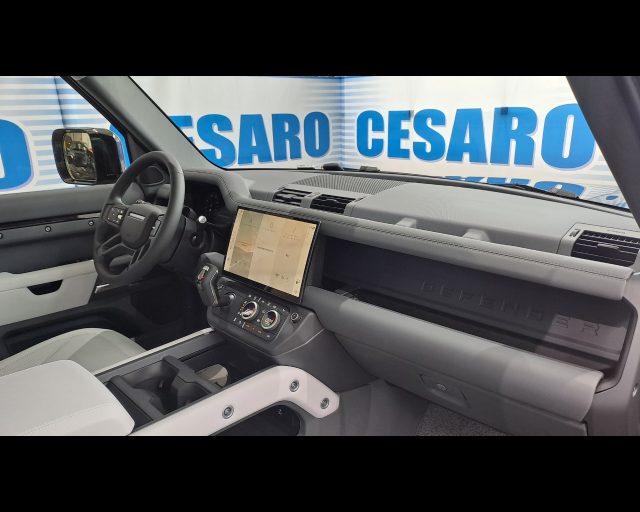 LAND ROVER Defender usata 31