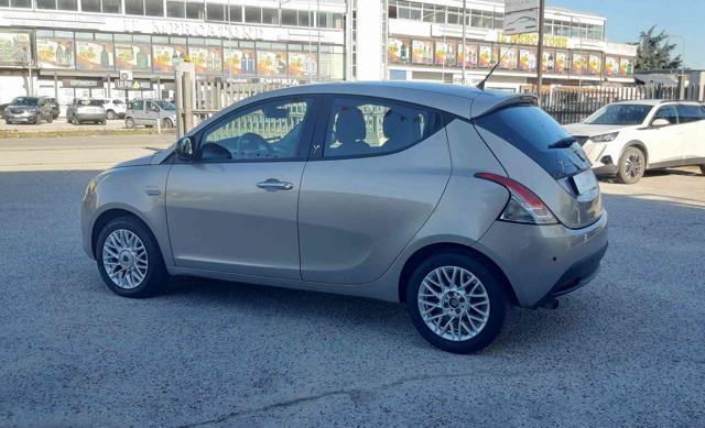 LANCIA Ypsilon usata, con Autoradio