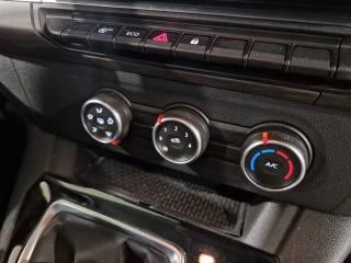 RENAULT Kangoo usata, con Sensori di parcheggio anteriori