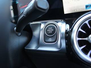 MERCEDES-BENZ GLB 200 usata, con Luci diurne LED