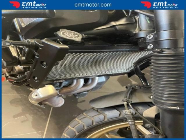 YAMAHA XSR 700 usata 8