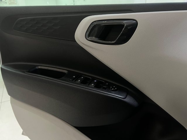 HYUNDAI i10 usata, con Autoradio digitale