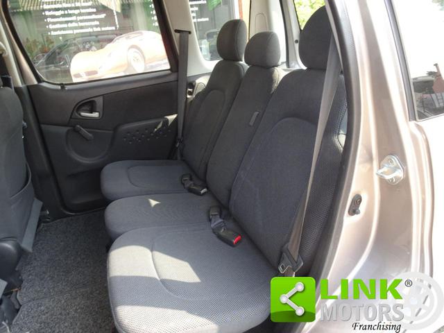TOYOTA Yaris usata, con Kit antipanne