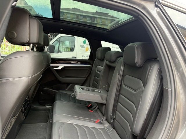 VOLKSWAGEN Touareg usata, con Interni in pelle